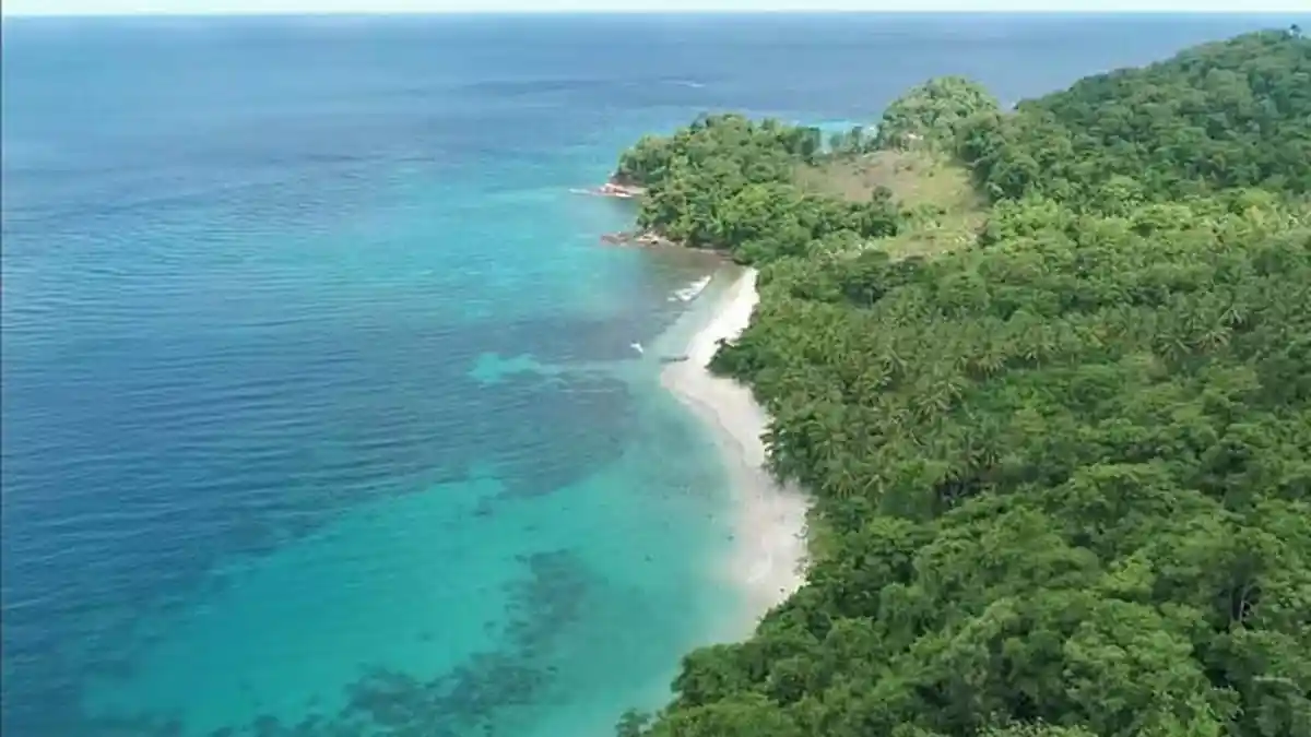 Pantai Timur, Sepenggal Surga di Ujung Kabupaten Boltim