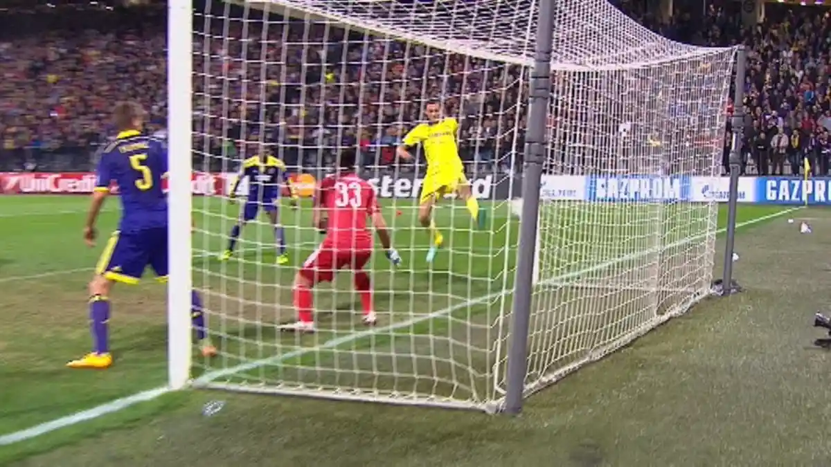 Nemanja Matic Samakan Skor, Maribor vs Chelsea 1-1