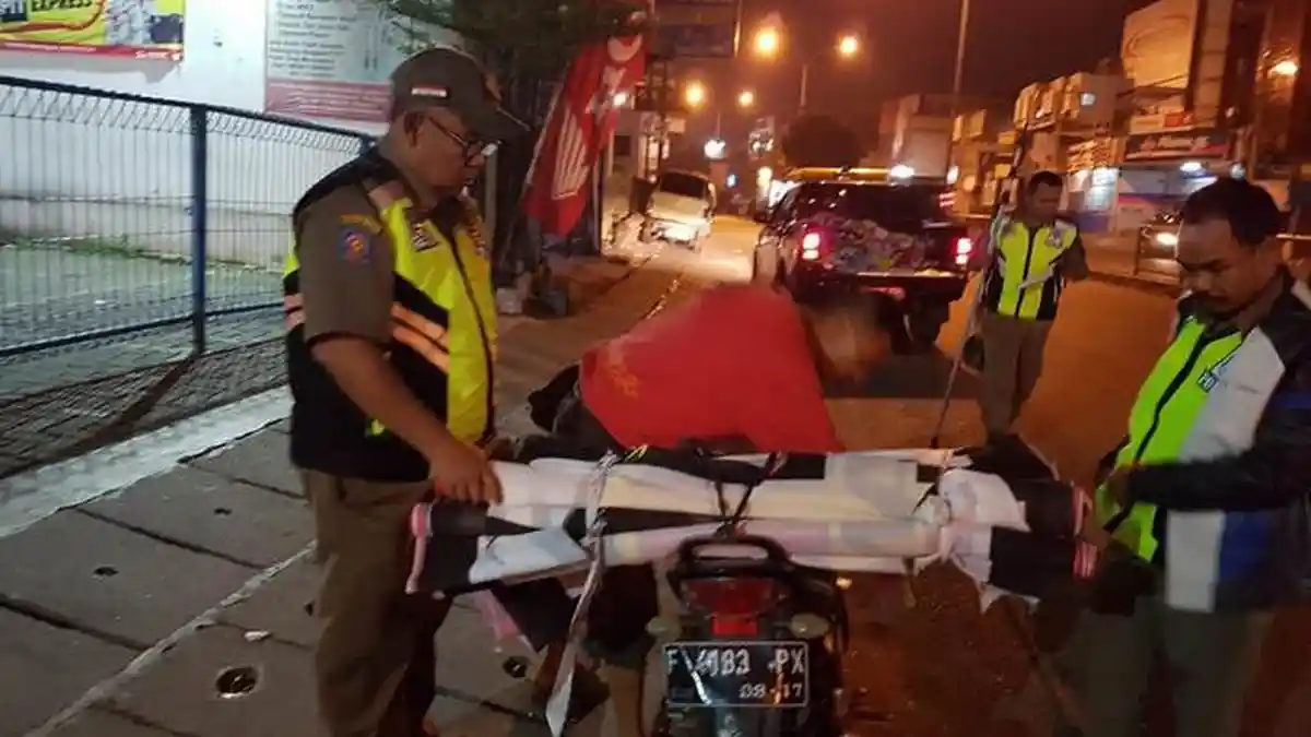 Satpol PP Depok Incar Pelaku Usaha yang Suruh Pasang Spanduk Liar