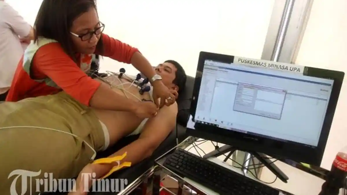 FOTO: Pemeriksaan EKG Gratis di Makassar City Expo 2016 - mc3g_20160510_000313.jpg