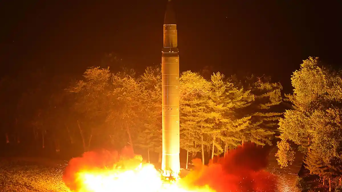 Korea Utara Luncurkan Dua Peluru Kendali ke Wilayah ZEE Jepang