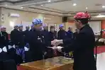 Wali-Kota-Probolinggo-dr-Amin-saat-melantik-dan-mengambil-sumpah-jabatan-Sekda-baru.jpg