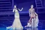 Aksi Panggung Ayu Ting Ting Feat Dewi Persik di HUT ANTV ke 24