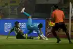 Protes Keras Ze Gomes Usai Kepemimpinan Wasit Persebaya Kontra Madura United