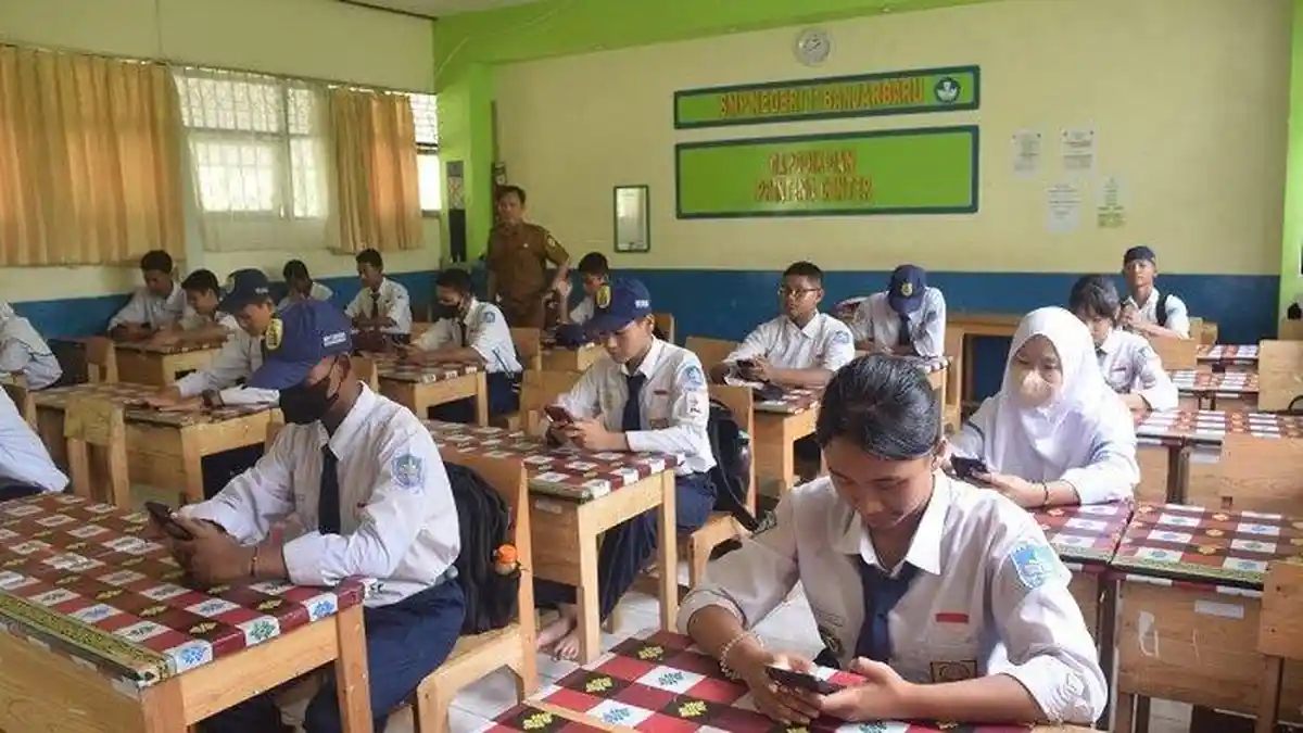 Jawaban PAI Kelas 9 Halaman 61 Bacalah Pantun Nasihat Di Atas Kemudian Diskusikan Dan Tuliskan Pesan