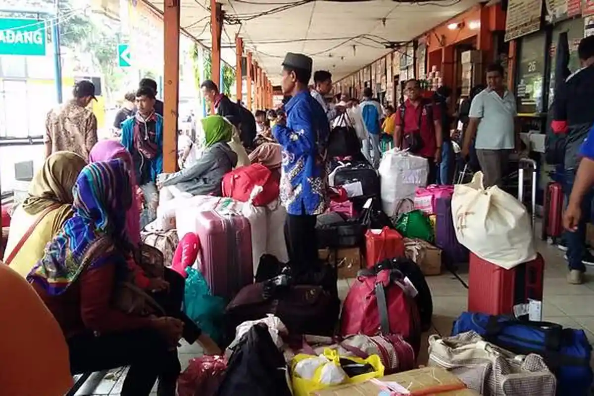 Covid-19 Bikin Tegal Diisolasi, Hanya Satu Bus Jakarta-Tegal yang Beroperasi di Terminal Kalideres