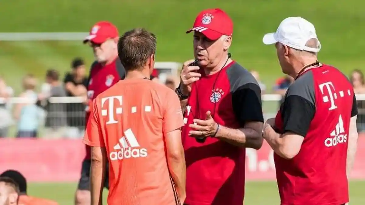 Bek Bayern Muenchen Terkesan dengan Carlo Ancelotti
