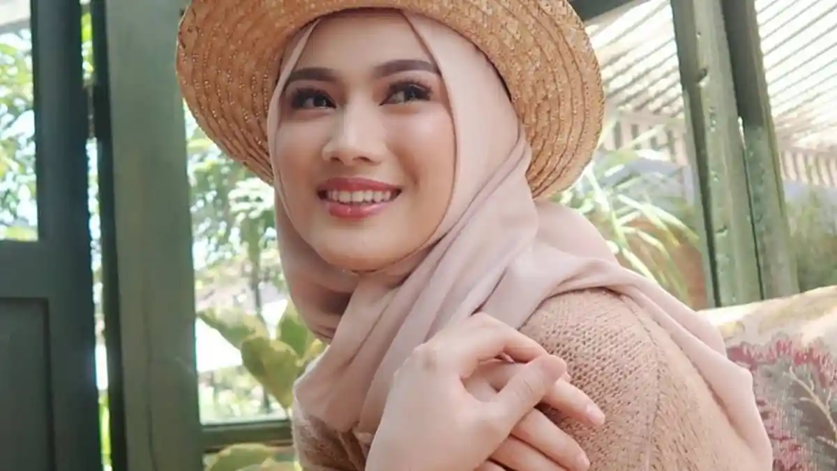 Melody Eks JKT48 Menangis Dilempar Kaleng Minuman Oleh Penonton, Ini Penyebabnya