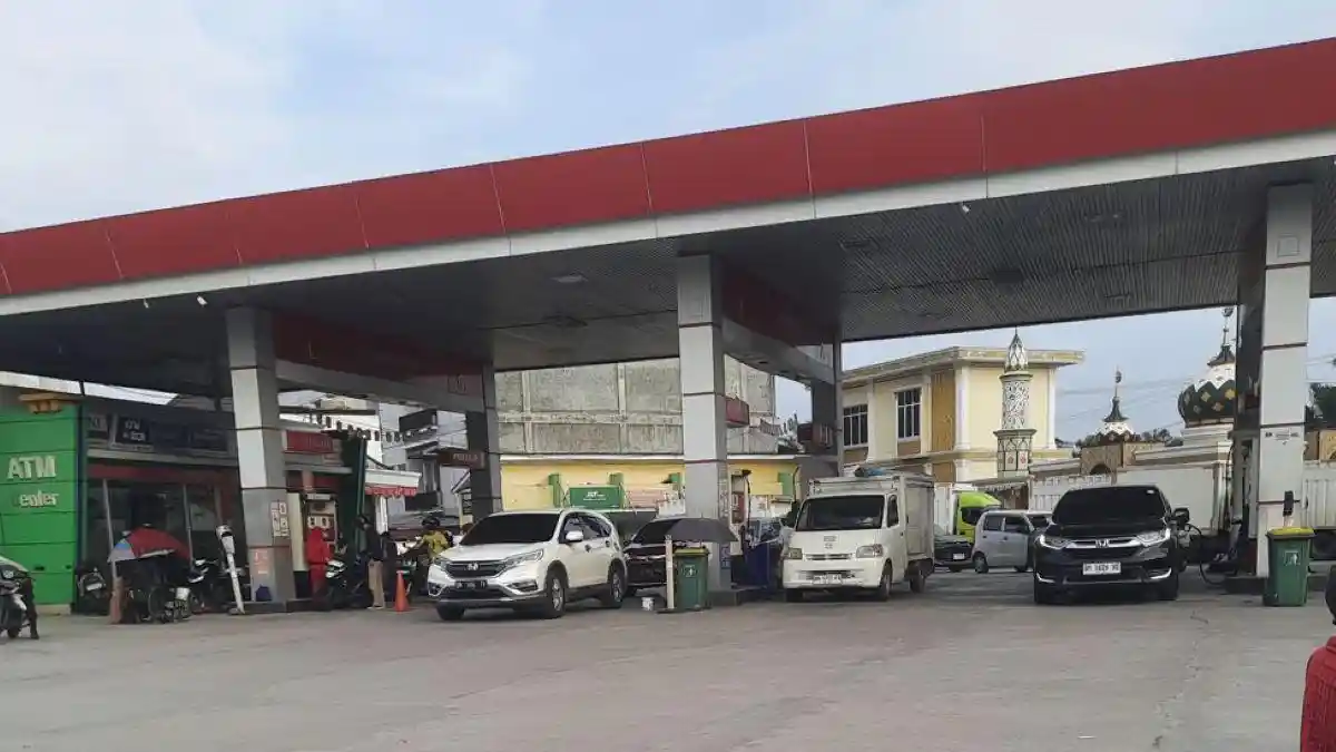 Warga Kaget Tak Bisa Isi BBM Subsidi Pertalite Tanpa QR Code di Sejumlah SPBU di Pekanbaru