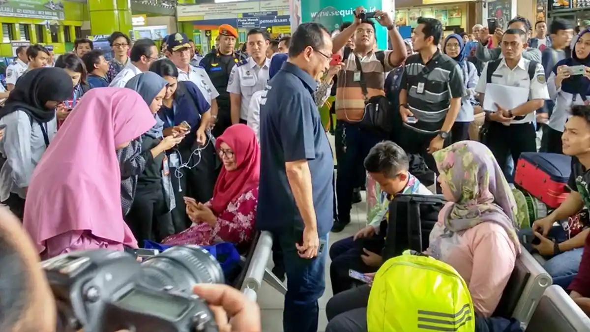 Hindari Kemacetan di Jalan Tol, Ini Saran Menhub kepada Pemudik