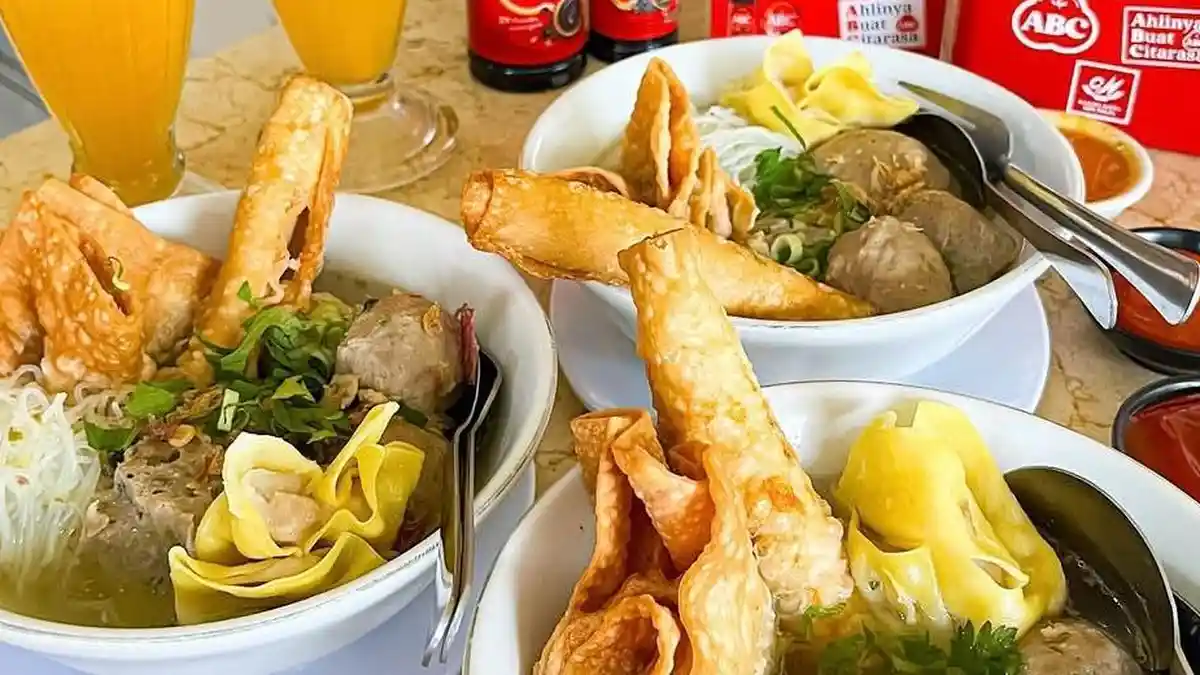 Lagi Lapar? Ini 3 Bakso Enak di Semarang yang Siap Temani Makan Siangmu