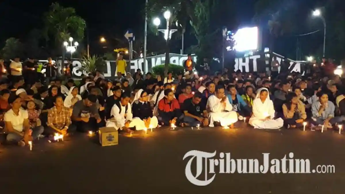 Gelar Aksi Solidaritas Teror Bom Surabaya, Warga Malang Tegaskan Tak Takut Teroris