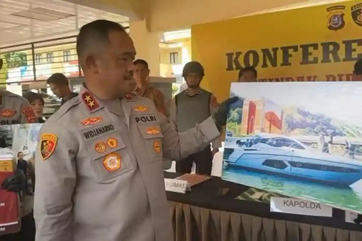 Modus Korupsi Pengadaan Kapal Azimut Pemprov Sulawesi Tenggara: Beli Bekas, Berbendera Singapura