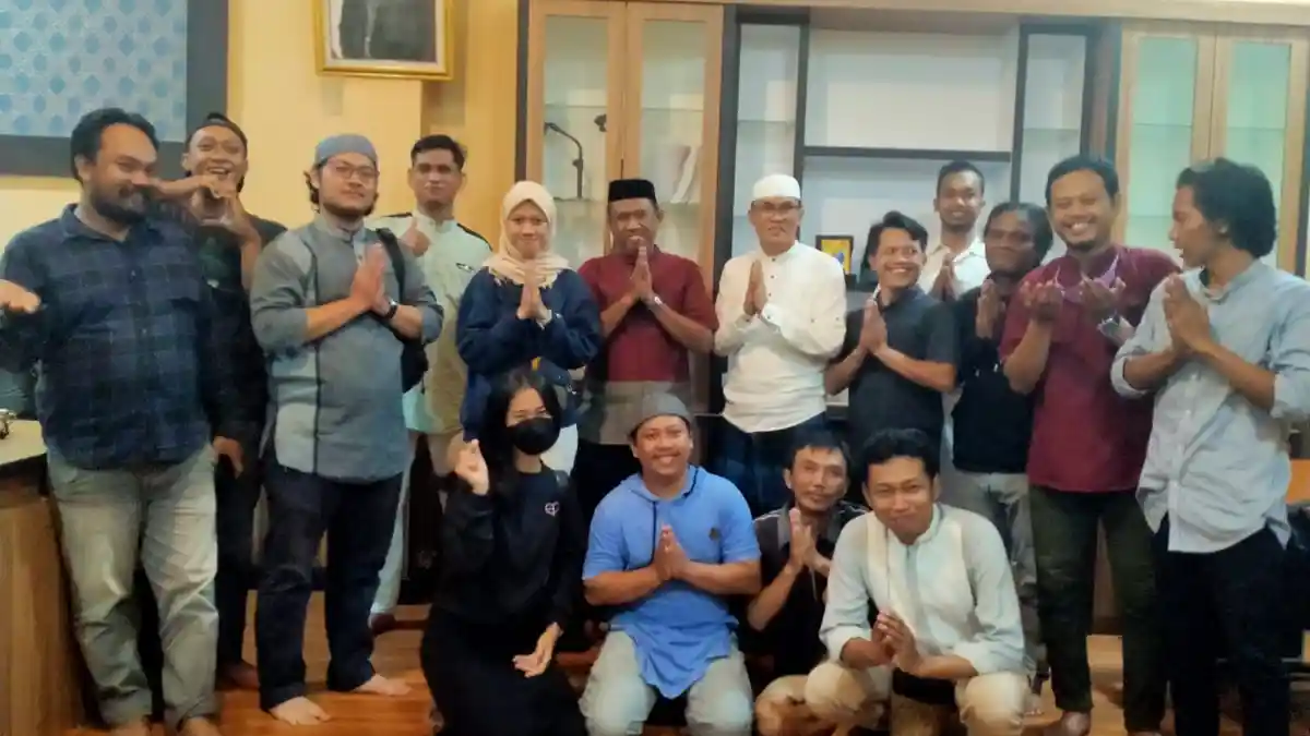 Rawat Silaturahmi, Ketua DPRD PPU Jhon Kenedi Ajak Wartawan Buka Puasa Bersama