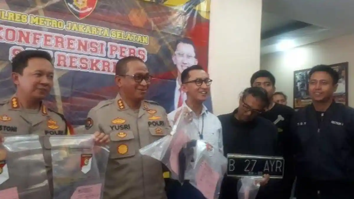 Sopir Mobil Lamborghini Todongkan Senpi ke Pelajar Gegara Dikatai
