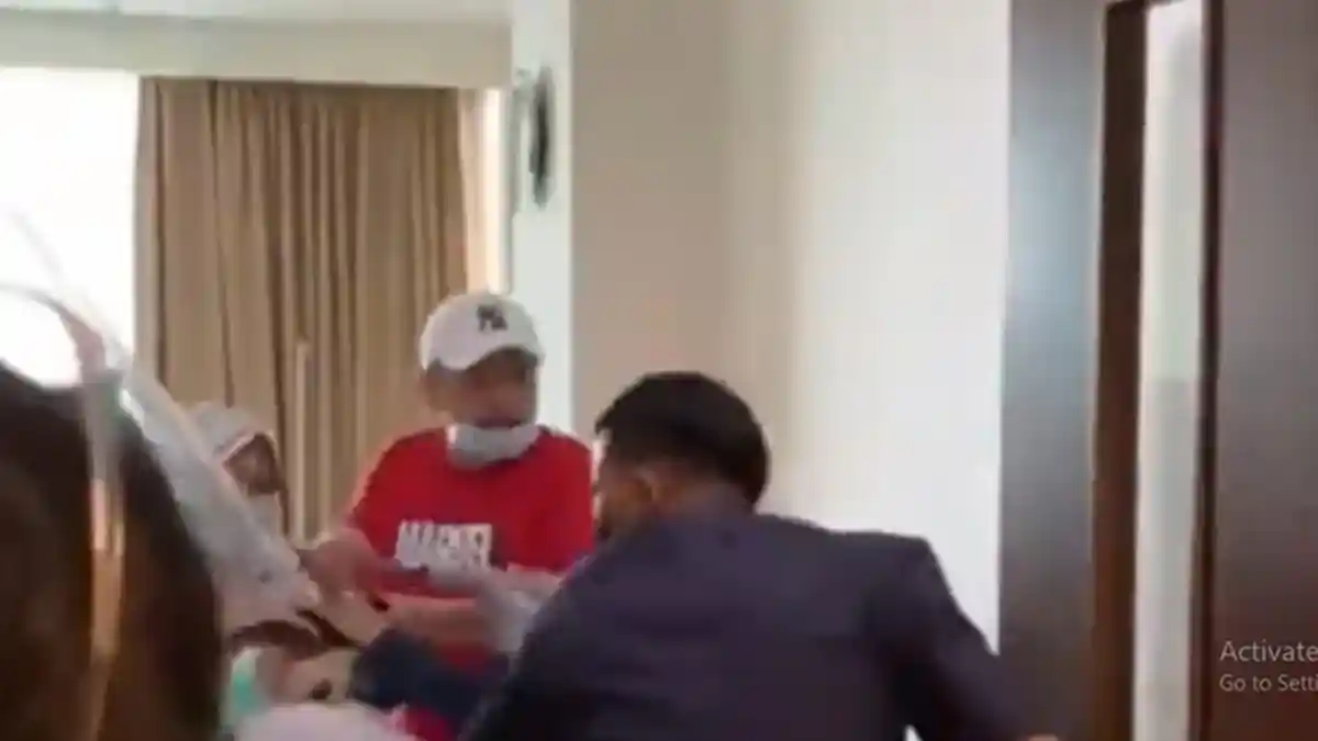 Perawat RS Siloam Dianiaya Keluarga Pasien, Terekam Kamera Pria Berbaju Merah, Hebohkan Rumah Sakit