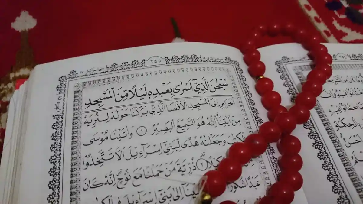 2 Surah Ini Menerangkan Isra Miraj, Apa Sajakah Itu? Simak Bacaan Ayatnya