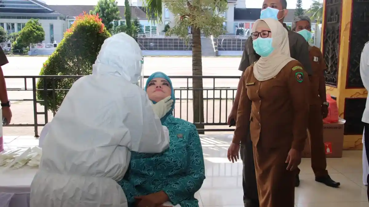 Terobosan Istri Murad Ismail, Gratiskan 2000 Rapid Antigen DriveThru di Ambon Dimulai Akhir Februari