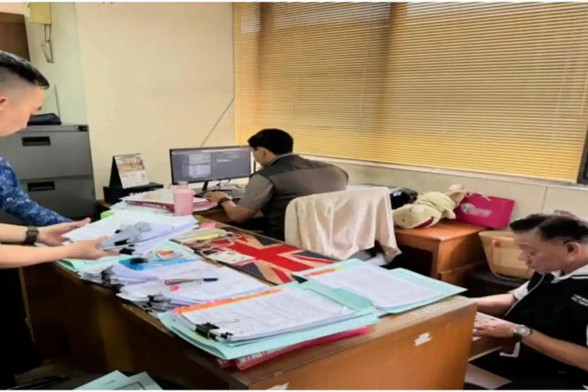 Dugaan Korupsi Pengadaan Mesin Jahit, Kejaksaan Geledah Kantor Sudin PPKUKM Jakarta Timur