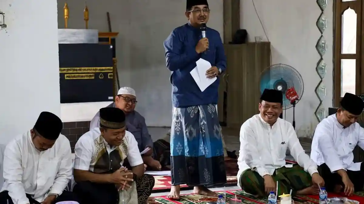 Bupati Tanjabbar Paparkan Tujuh Program Unggulan dalam Safari Ramadan Desa Bunga Tanjung