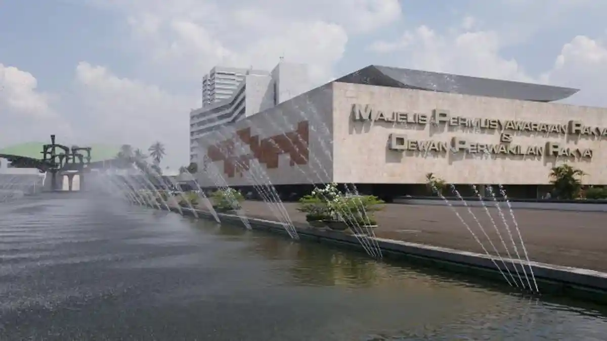 13 Artis yang Ditetapkan jadi Anggota DPR RI,  Bagaimana Nasib Mulan Jamelea?