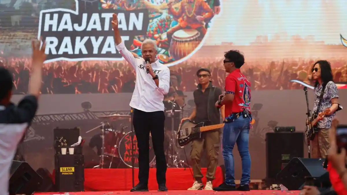 Ganjar Disambut Puluhan Ribu Warga & Pantun Kritik Butet untuk Penguasa, Hajatan Rakyat Yogya