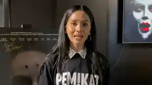 Givina-adegan-intim-dengan-Fajar-Nugra.jpg