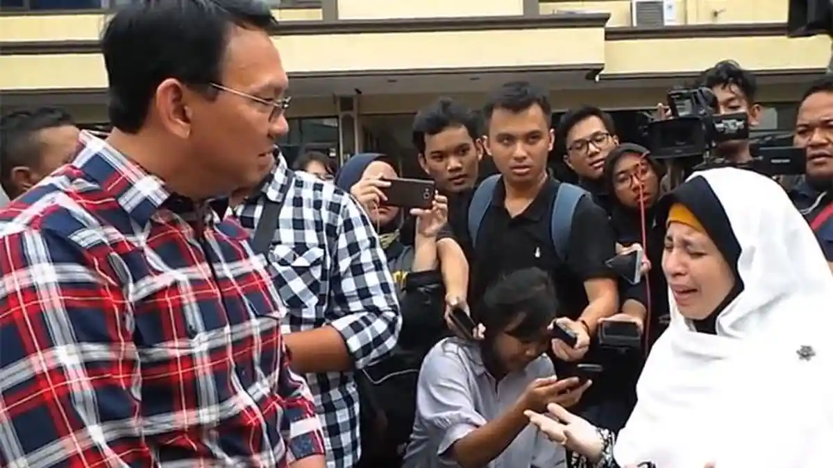 Hari Pertama Terima Pengaduan Warga Ahok Marah-marah, Ternyata Gara-gara Ini
