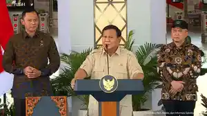 esmikan-Stasiun-Kereta-Tanah-Abang-Baru-di-Jaka.jpg