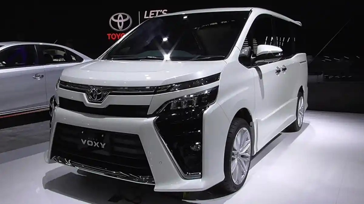 Toyota Voxy Hadirkan Fitur Keselamatan Terbaik di Kelasnya