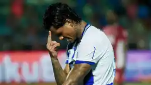 Persib-Bandung-Ramon-Tanque-Semen-Padang.jpg