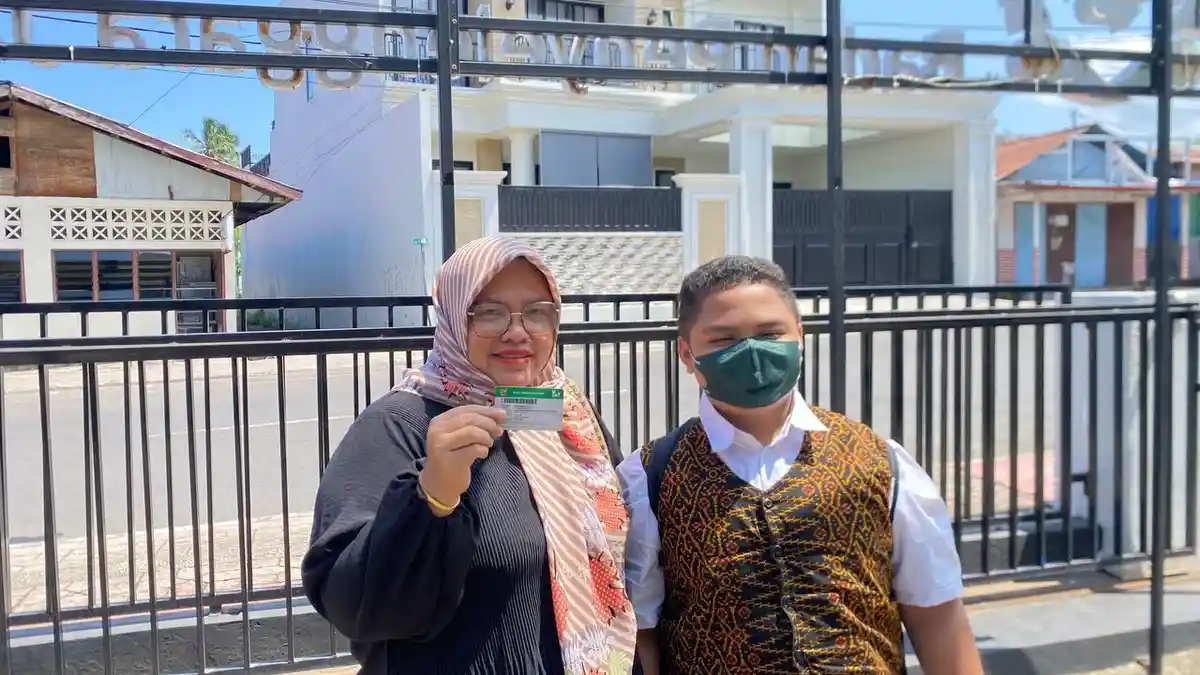 Warga Ende Rasakan Manfaat JKN saat Perawatan hingga Pengobatan Keluarga di Rumah Sakit