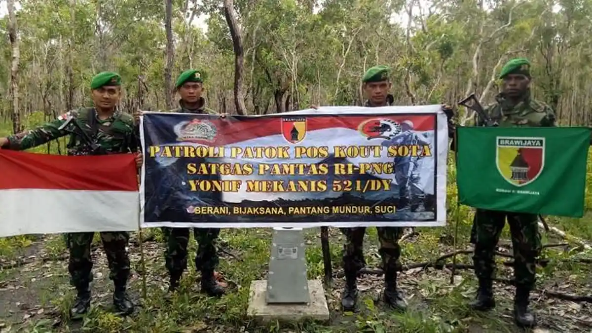 Kisah Prajurit TNI AD di Perbatasan RI-PNG, Hadapi Tiga Sungai Deras dan Susuri Rawa