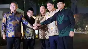 6-Ketum-Parpol-Gelar-Pertemuan-dengan-Jokowi-di-Istana-Merdeka.jpg
