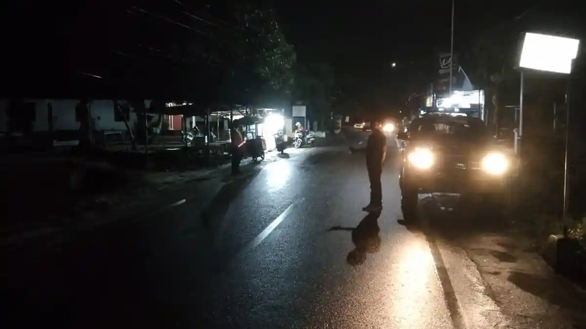 Polsek Tanah Jawa Gelar Patroli Blue Light Antisipasi Balap Liar dan Gangguan Kamtibmas
