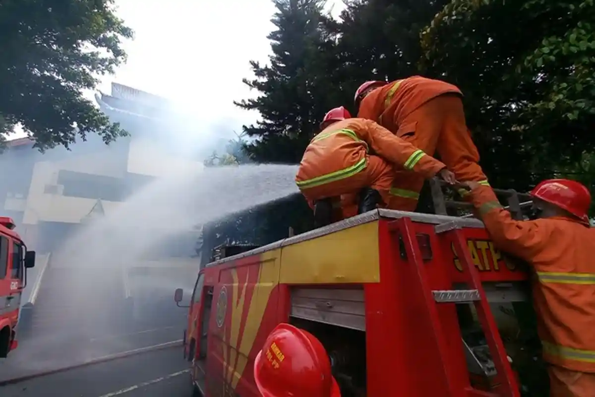 Simulasi: Gedung Setda Kudus Kebakaran, Pegawai Berhamburan Keluar
