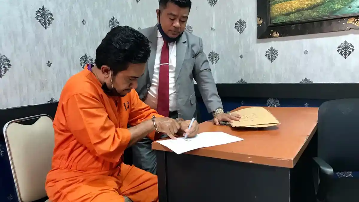 Oknum Ojol yang Ambil Senpi Anggota Polda Bali Minta Maaf