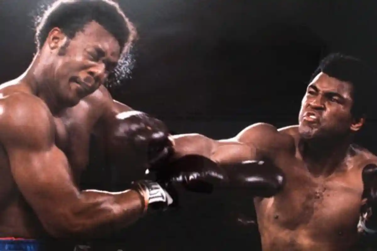 Saling Melotot, Adu Dada Lalu Saling Tonjok Hingga Pingsan, Kisah Dua Tetangga yang Bermusuhan