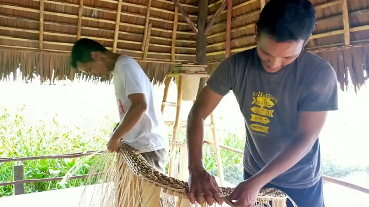 Dibuat dari Enceng Gondok, Kursi Ini Dibanderol Jutaan Rupiah