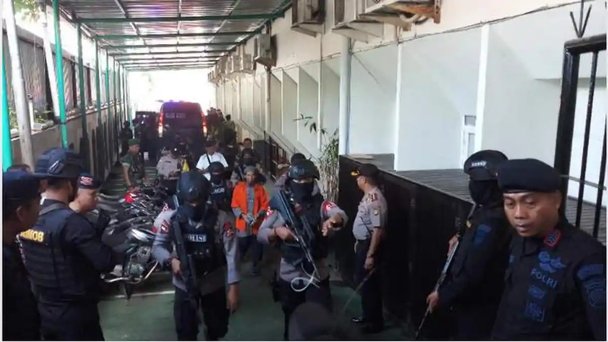 Teroris Bom Thamrin Dituntut Hukuman Mati, Ini Dakwaan Lengkapnya