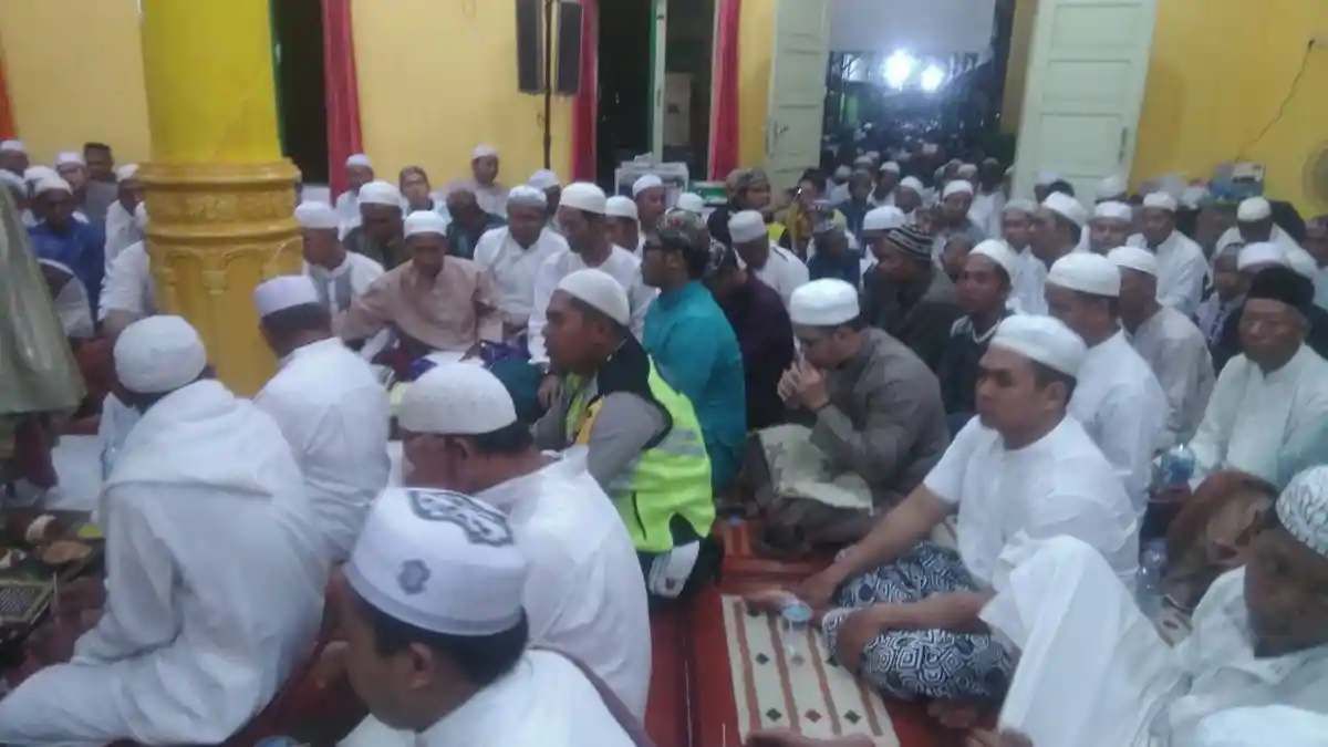 Ratusan Orang Jemaah Haul Padati Kubah Makam Datuk Abulung