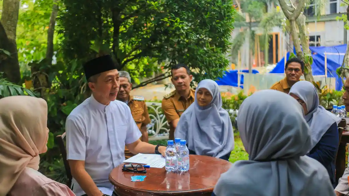 Sensus Ekonomi 2026 Kota Bogor Dimulai, Wali Kota Dedie Rachim Jadi yang Pertama Didata BPS