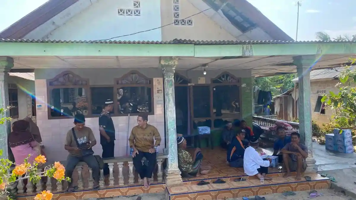 Rafles Dikenal Suka Memancing, Menangkap Biawak hingga Ular