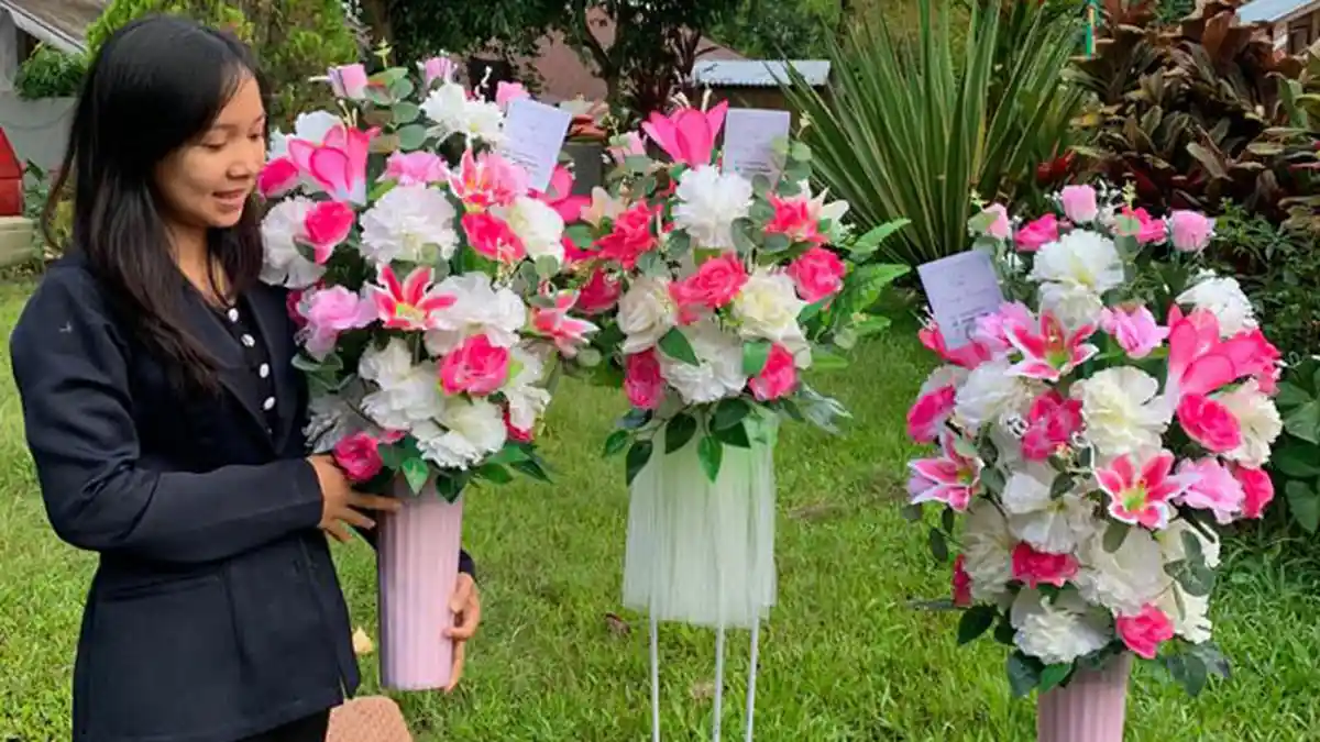 Penjual Bunga di Makale Toraja Dapat Berkah di Hari Valentine