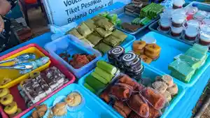 Doko-doko-Jadi-Menu-Takjil-Paling-Banyak-Diburu-Pembeli-Saat-Ramadan-di-Kendari-Sulawesi-Tenggara.jpg