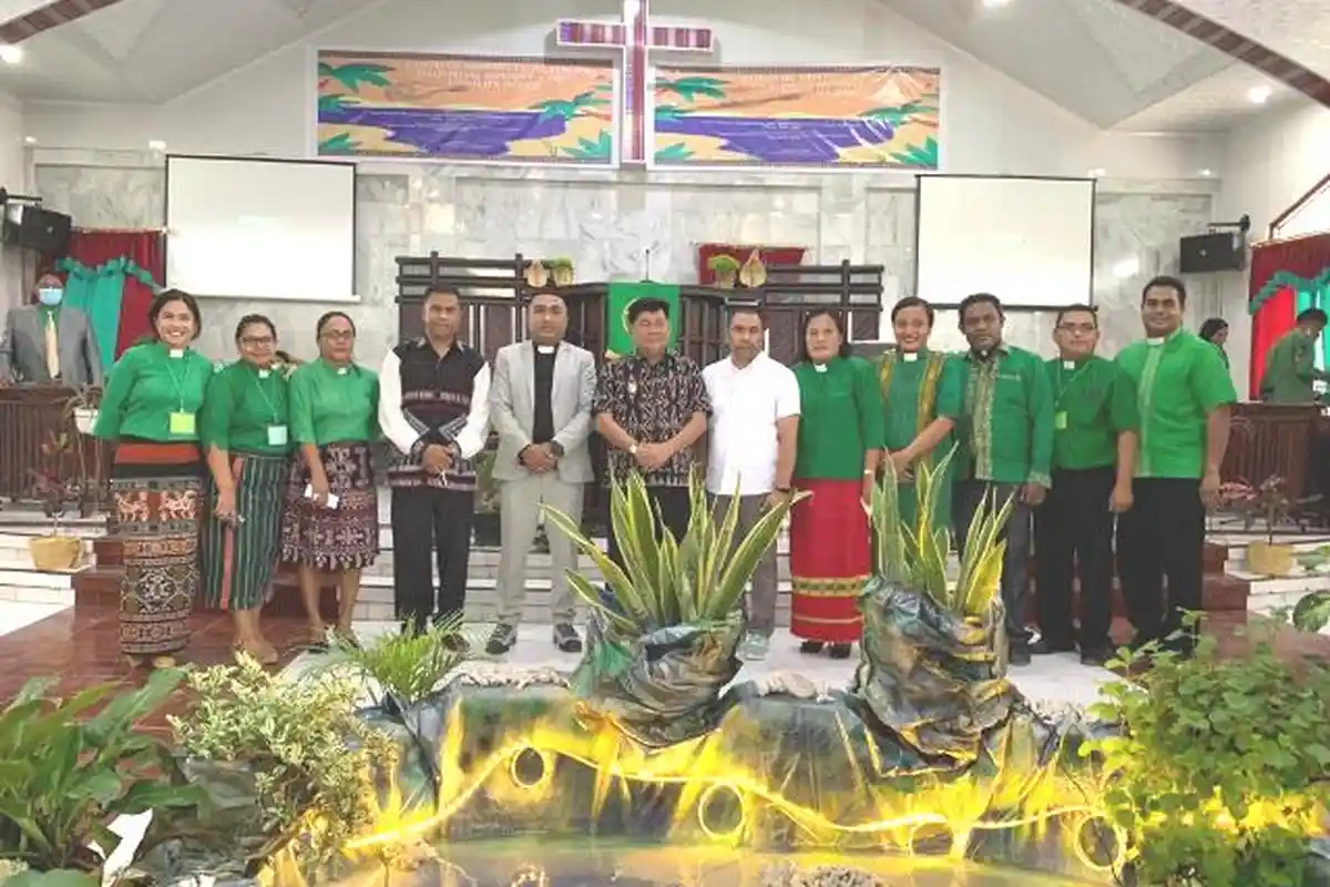 Tidak Kaku Protokoler, Undangan Lewat Pesan WA Wakil Bupati Kupang Lansung Hadiri Sidang Klasis.