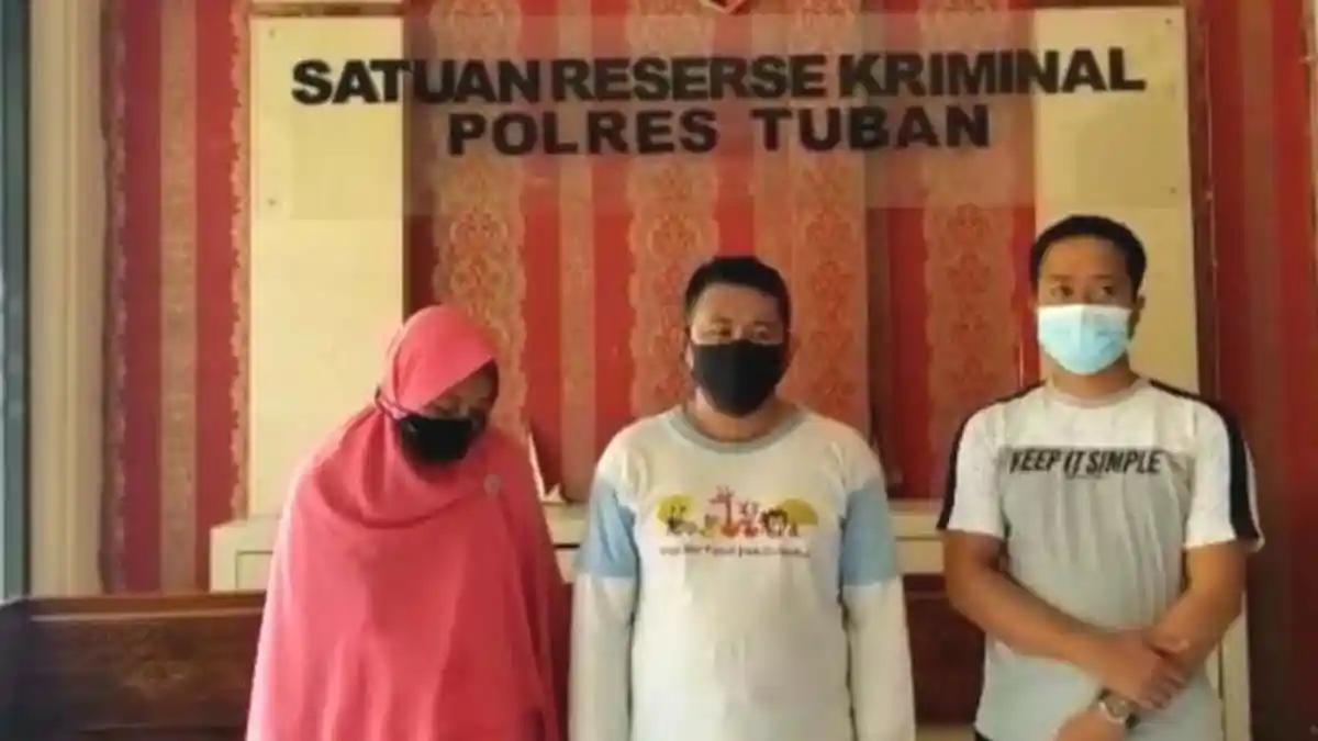 Pria Tuban yang Posting Kaus Bergambar Jokowi 404:Not Found Minta Maaf di Kantor Polisi