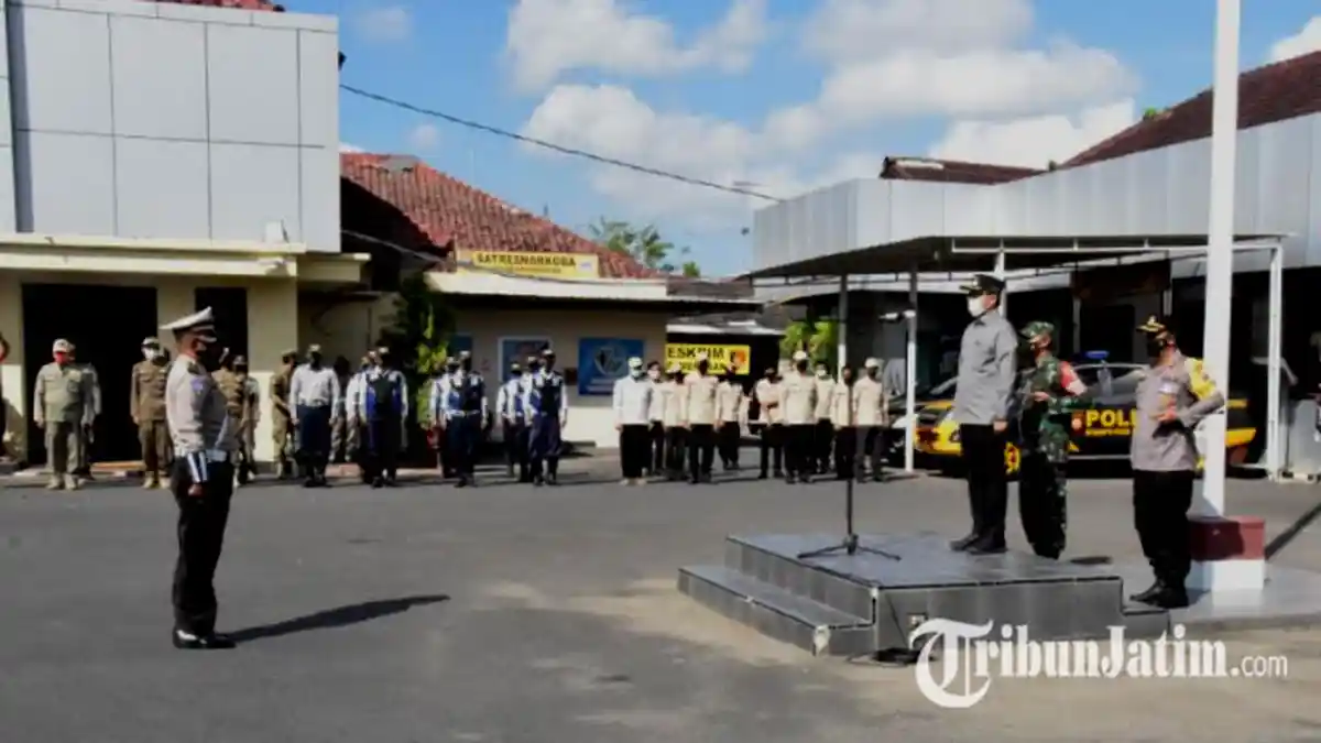 Bupati Pamekasan Tekankan Sejumlah Peringatan ke Personel Pengamanan Larangan Mudik