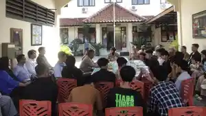Anak-dan-orang-tua-dibina-di-Polsek-Ngampilan-Kota-Yogyakarta-seusai-terjaring-razia-2352026.jpg