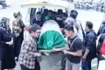 Jenazah Yana Zein Di Shalatkan 